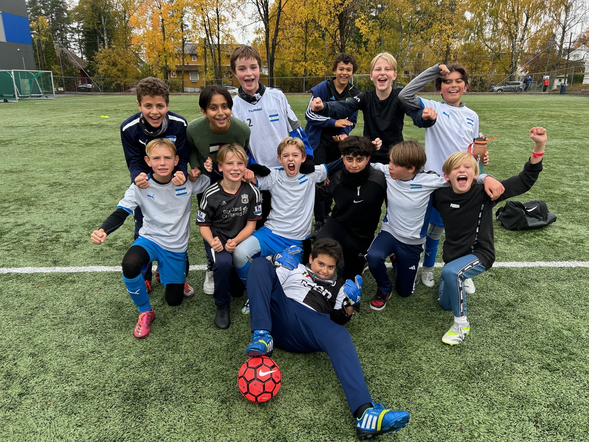 Fotballturnering 2024 gutter.jpg